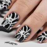 Eleganckie jasne paznokcie: inspiracje na delikatny, ponadczasowy manicure